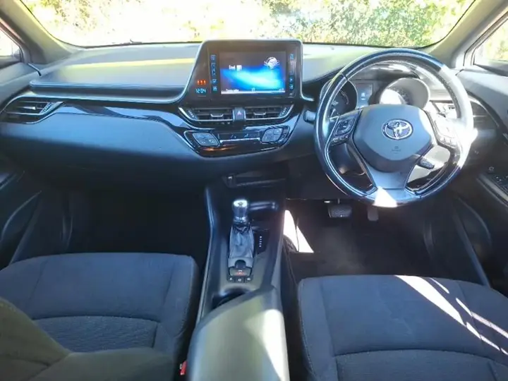Toyota C-Hr 2018 photo 3