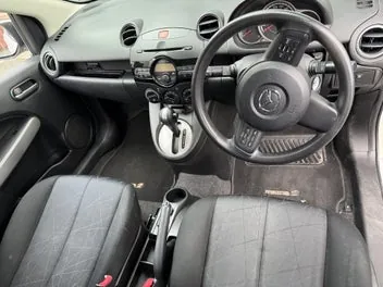 Mazda 2 2014 photo 5