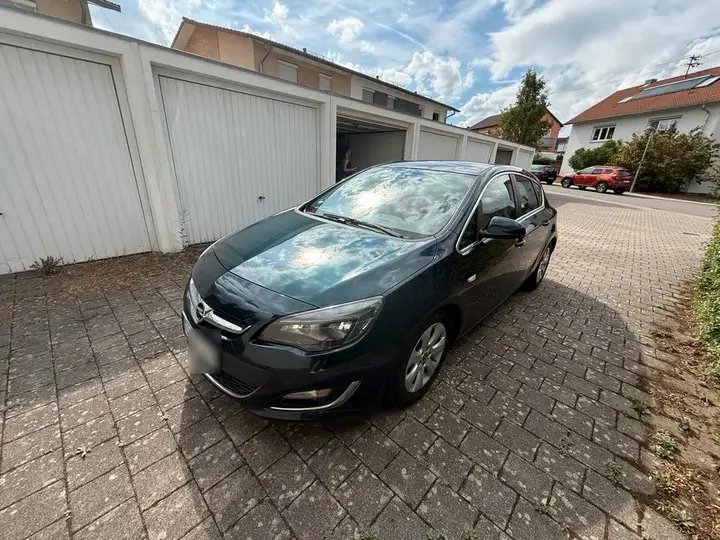 Opel Astra J