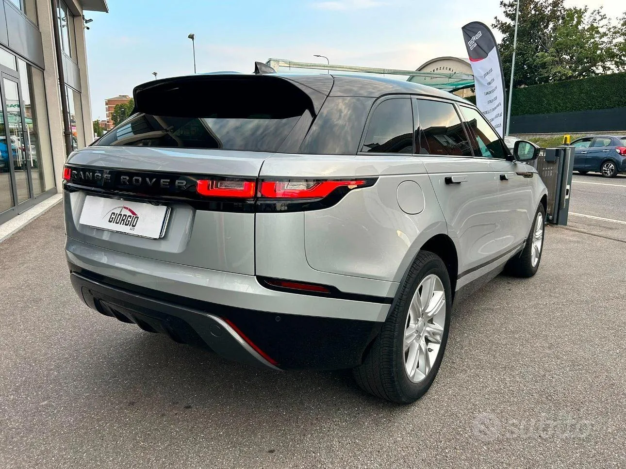 Land Rover Range Rover Velar 2018 photo 2