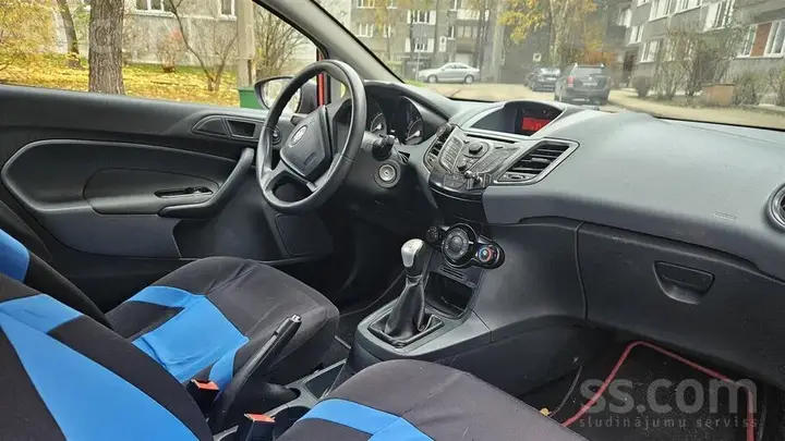 Ford Fiesta 2009 photo 3