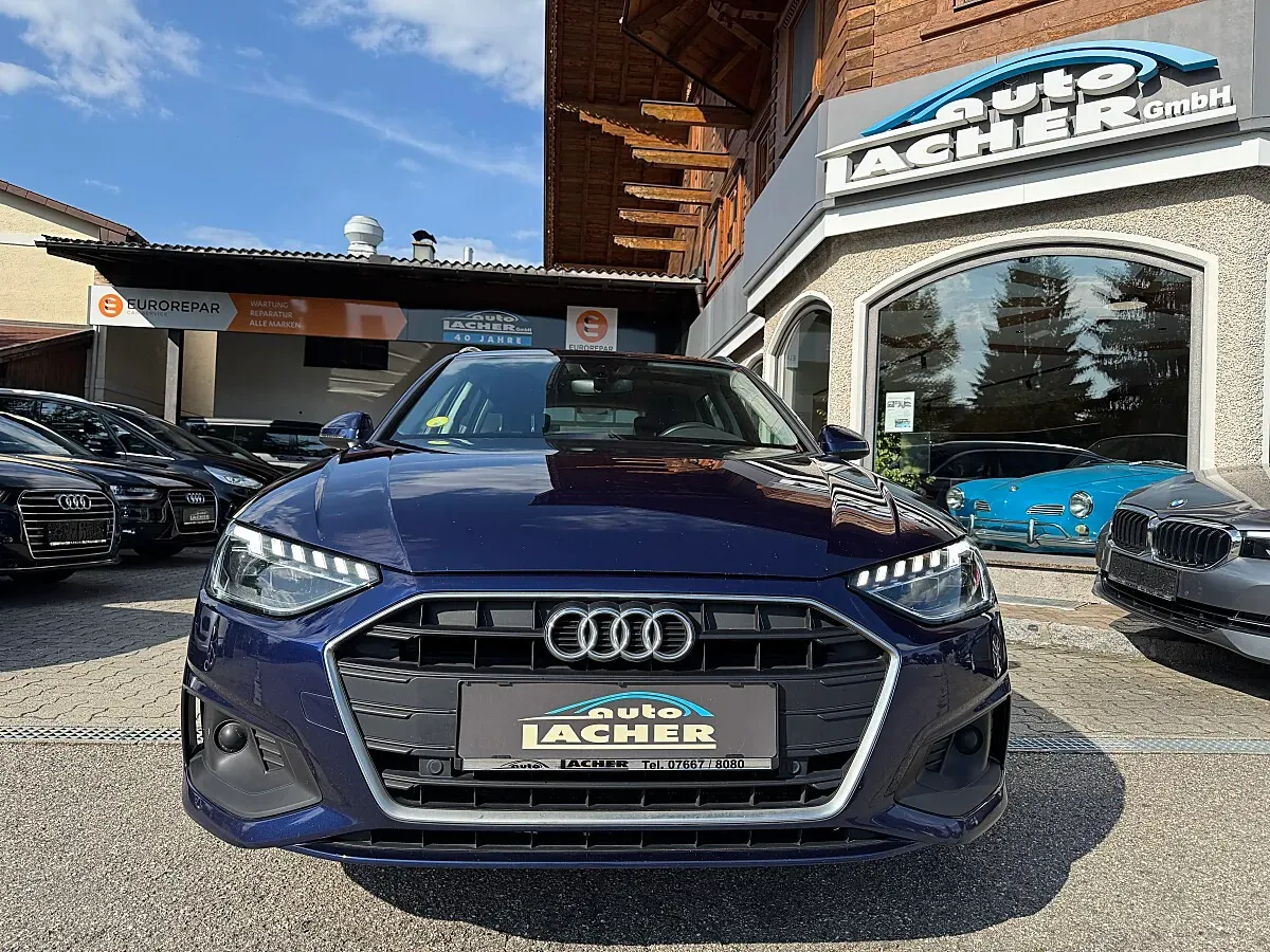 Audi A4 2022 photo 2