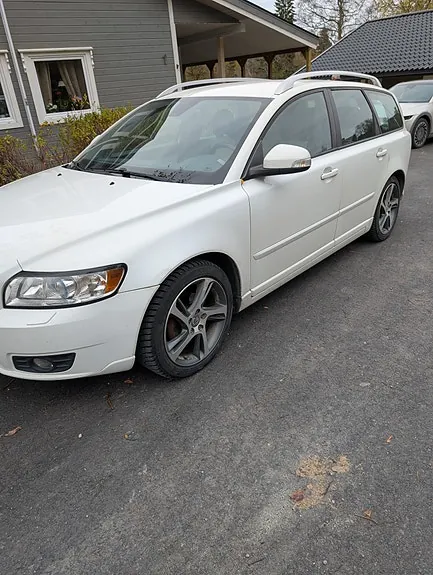 Volvo V50 2012 photo 2