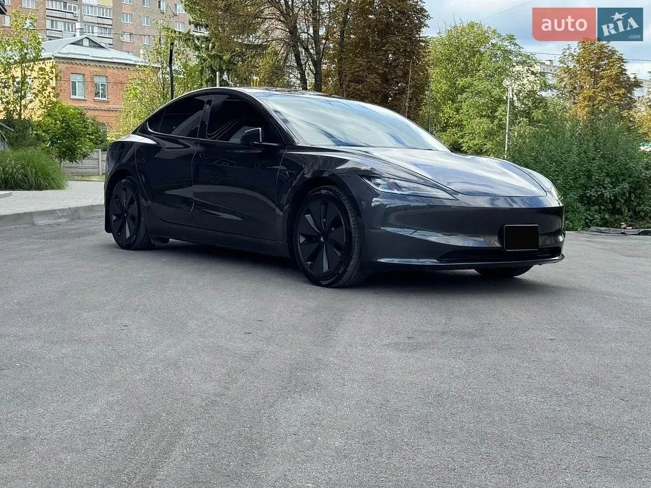 Tesla Model 3 2024 photo 3