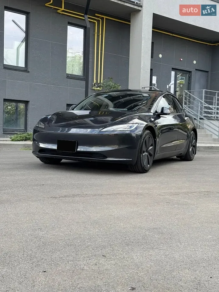 Tesla Model 3 2024 photo 2