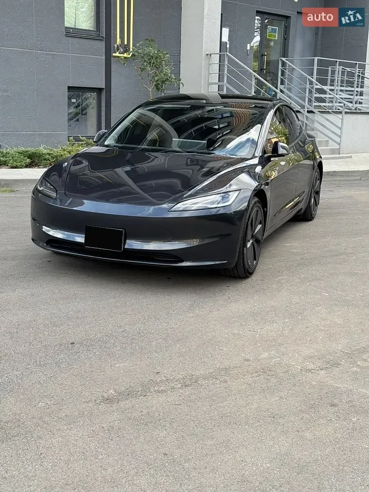 Tesla Model 3 2024 photo 4