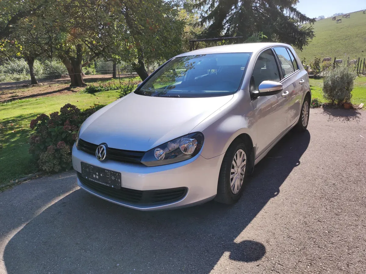 Volkswagen Golf 2011 photo 2