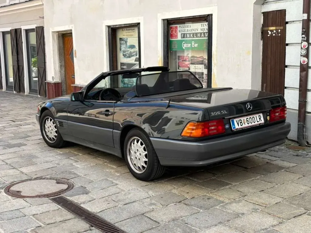 Mercedes-Benz Sl-Class 1992 photo 3