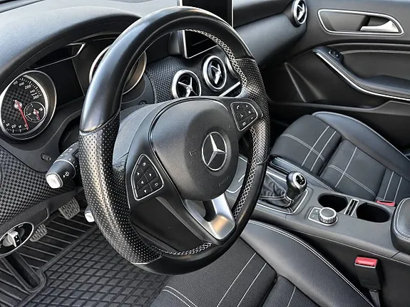 Mercedes-Benz A180 2016 photo 5