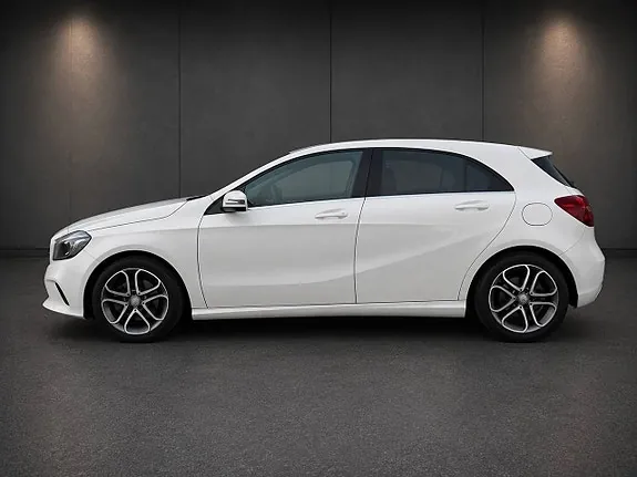 Mercedes-Benz A180 2016 photo 2