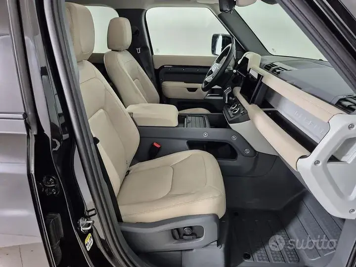 Land Rover Defender 2022 photo 3