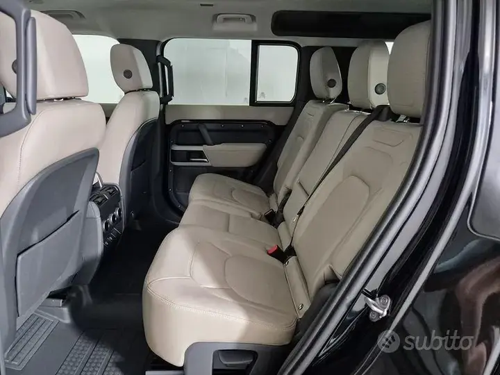 Land Rover Defender 2022 photo 5