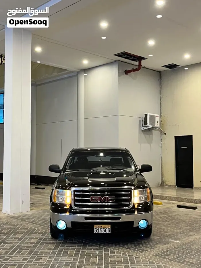 GMC Sierra 2012 photo 2