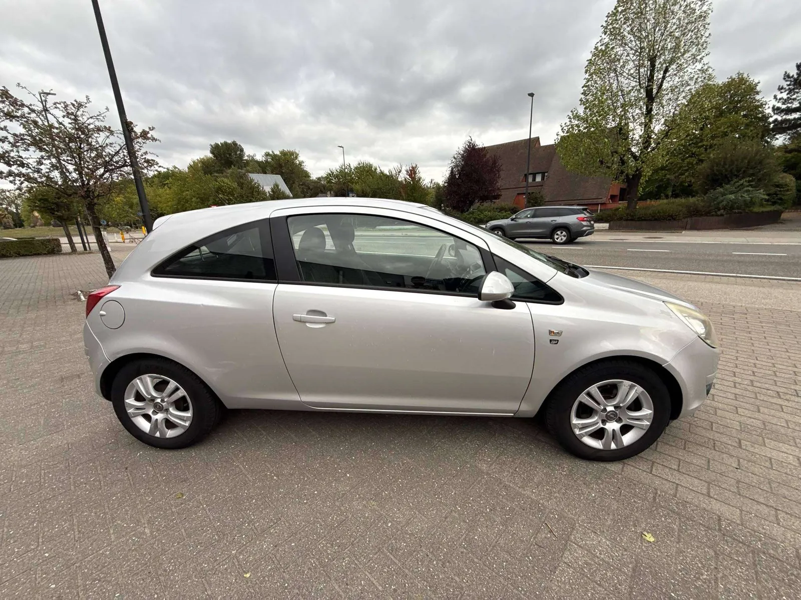 Opel Corsa 2011 photo 4