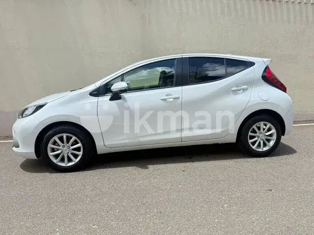 Toyota Aqua 2023 photo 3