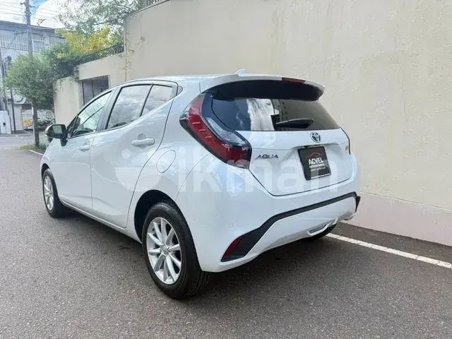 Toyota Aqua 2023 photo 2
