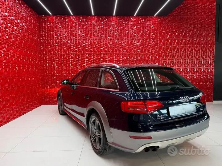 Audi A4 Allroad 2011 photo 4