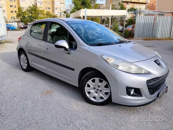 Peugeot 207 2010 photo 2