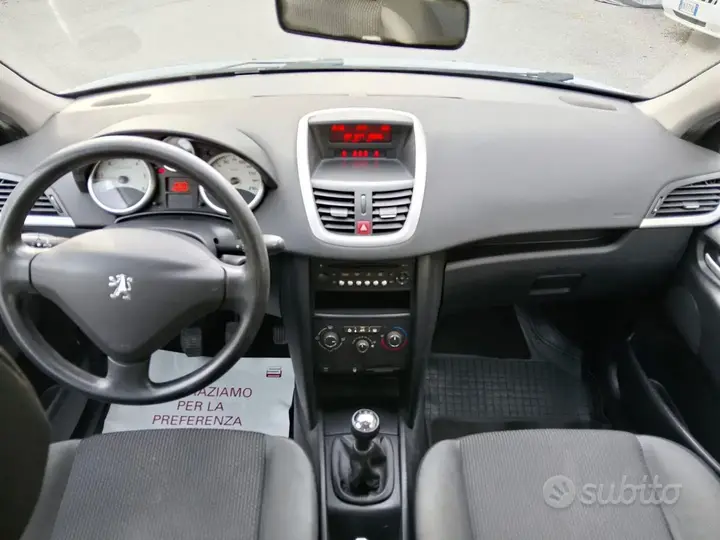 Peugeot 207 2010 photo 4