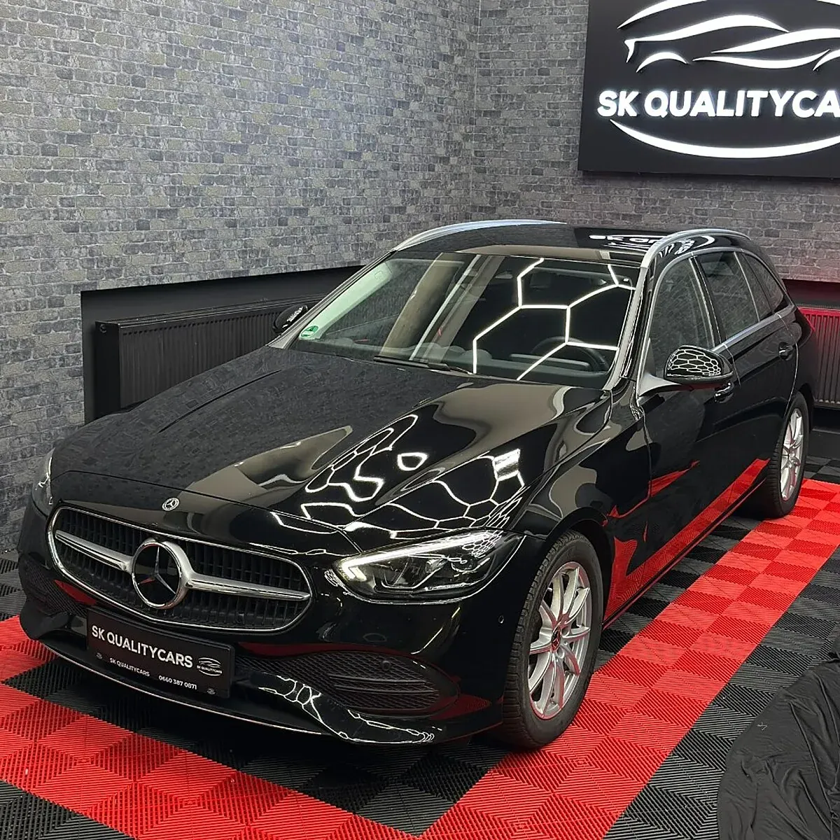 Mercedes-Benz C-Class 2024 photo 2