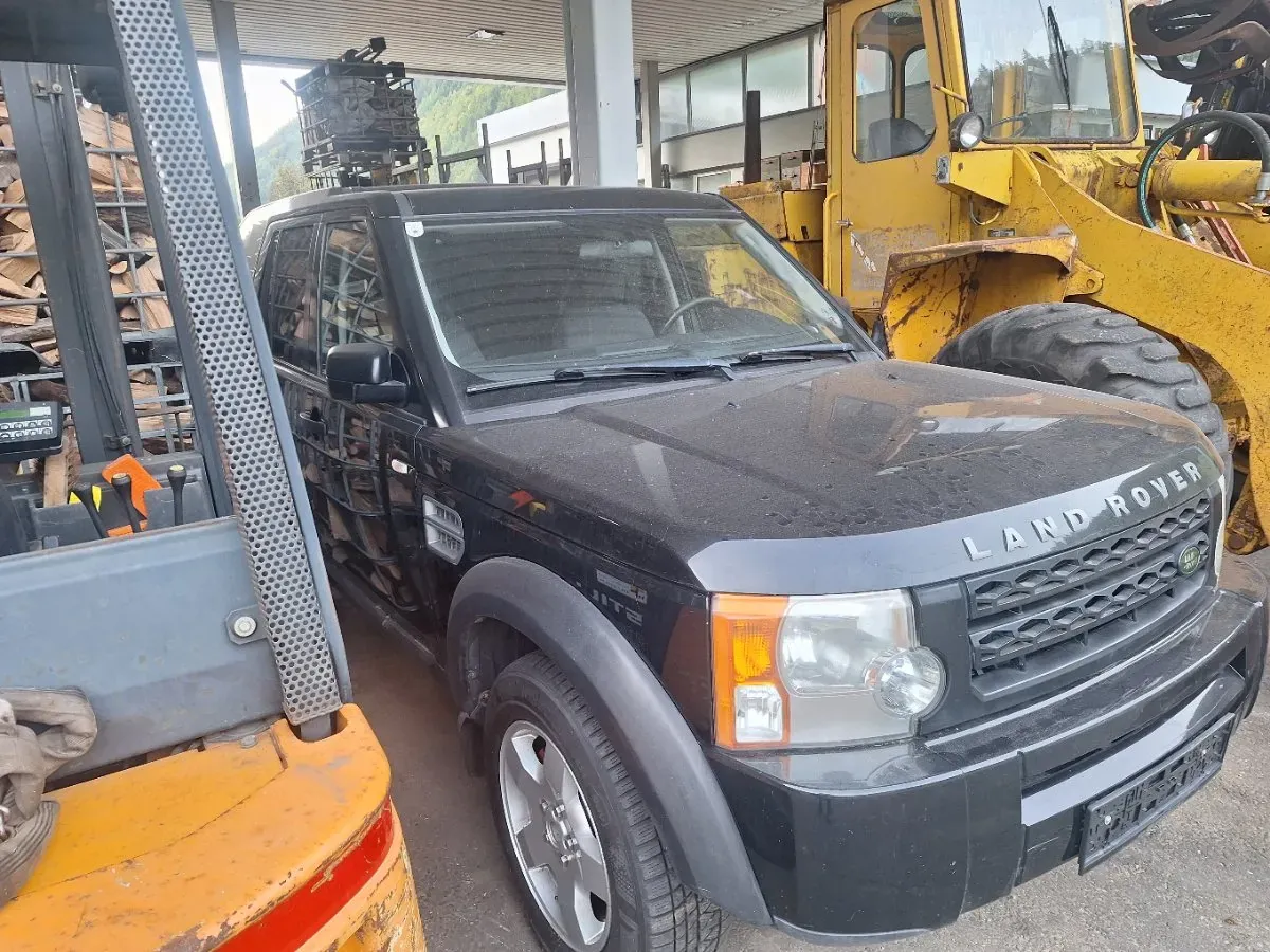 Land Rover Discovery 2009 photo 2