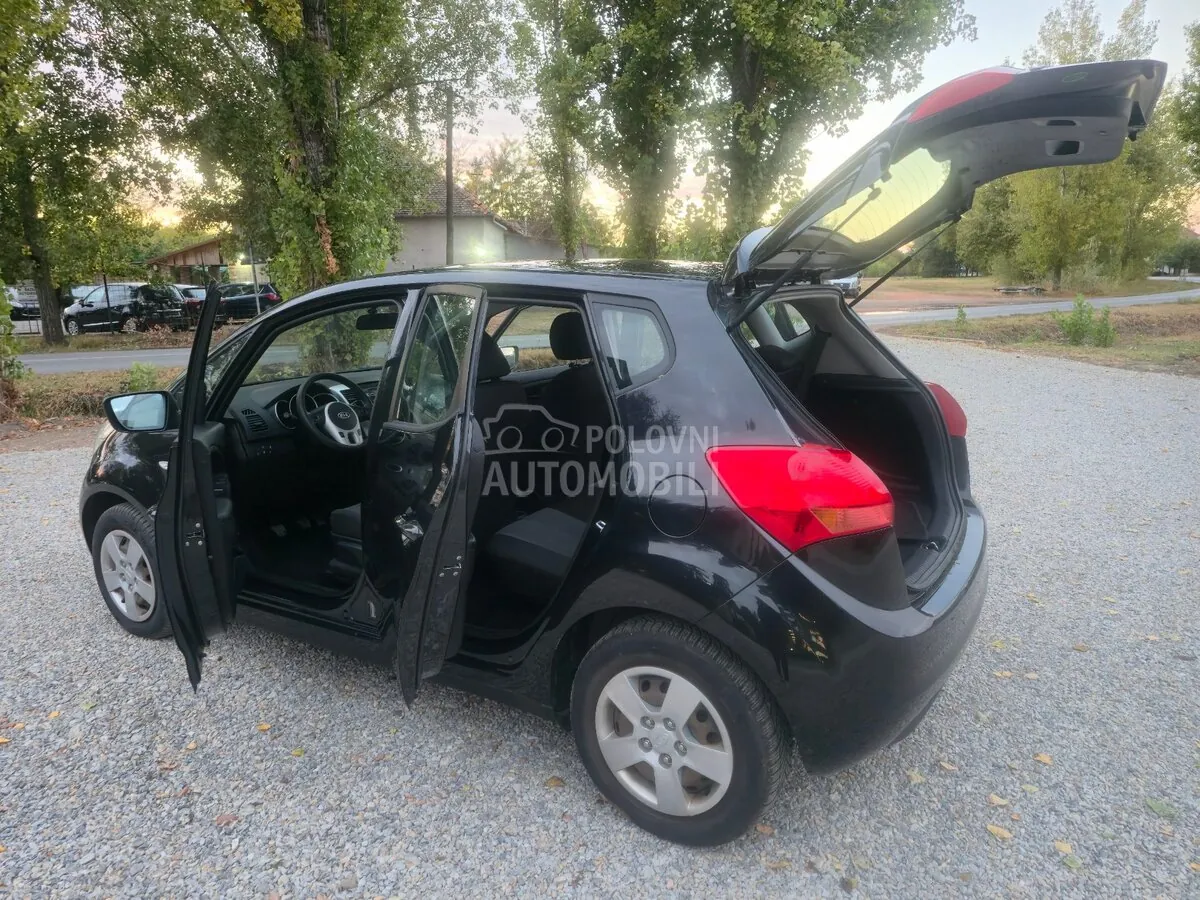 Kia Venga 2013 photo 5