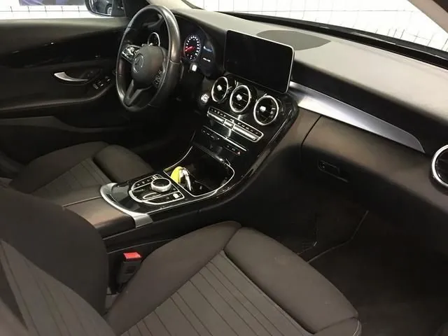 Mercedes-Benz C-Class 2018 photo 4