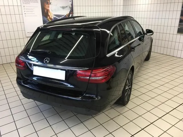 Mercedes-Benz C-Class 2018 photo 2