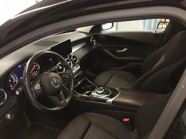 Mercedes-Benz C-Class 2018 photo 3