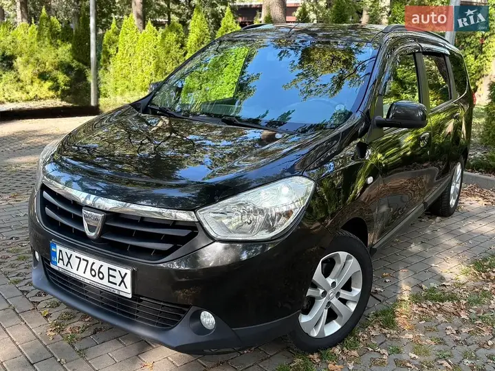 Dacia Lodgy 2013 photo 2