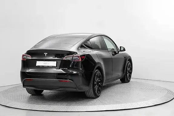 Tesla Model Y 2023 photo 5