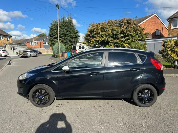 Ford Fiesta 2016 photo 3