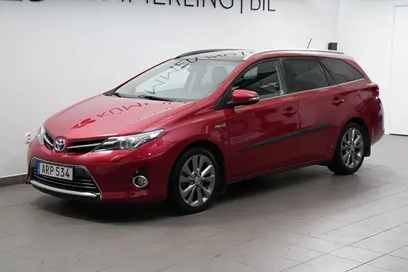 Toyota Auris 2014 photo 3
