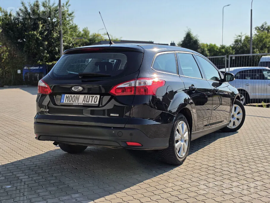 Ford Focus 2012 photo 2