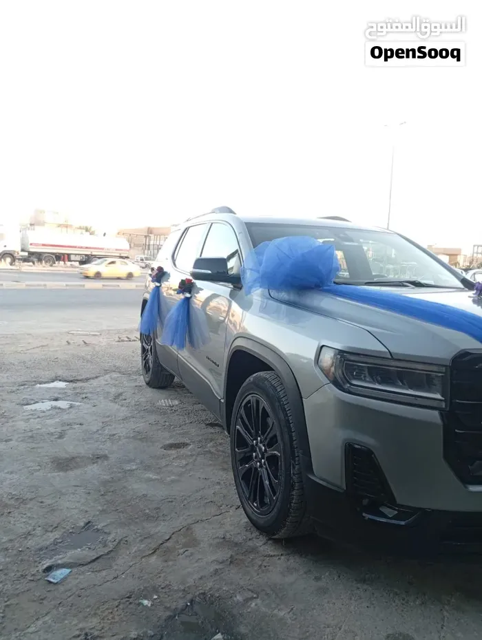 GMC Acadia 2023 photo 2
