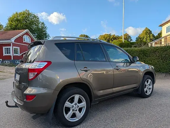 Toyota Rav4 2010 photo 4