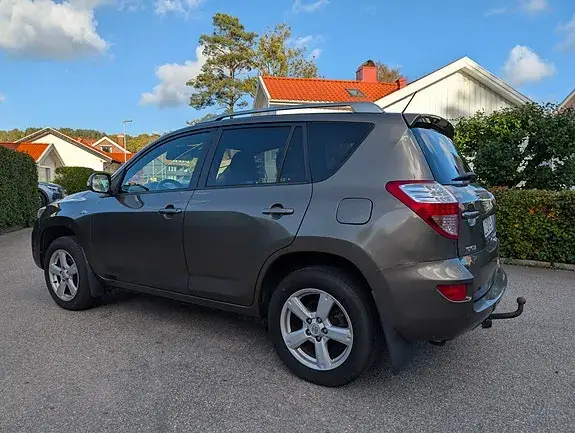 Toyota Rav4 2010 photo 2