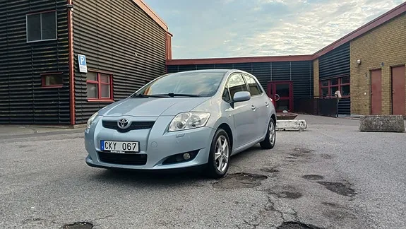 Toyota Auris 2008 photo 3