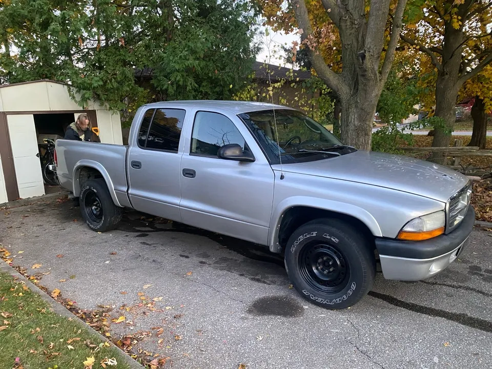 Dodge Dakota 2004 photo 2