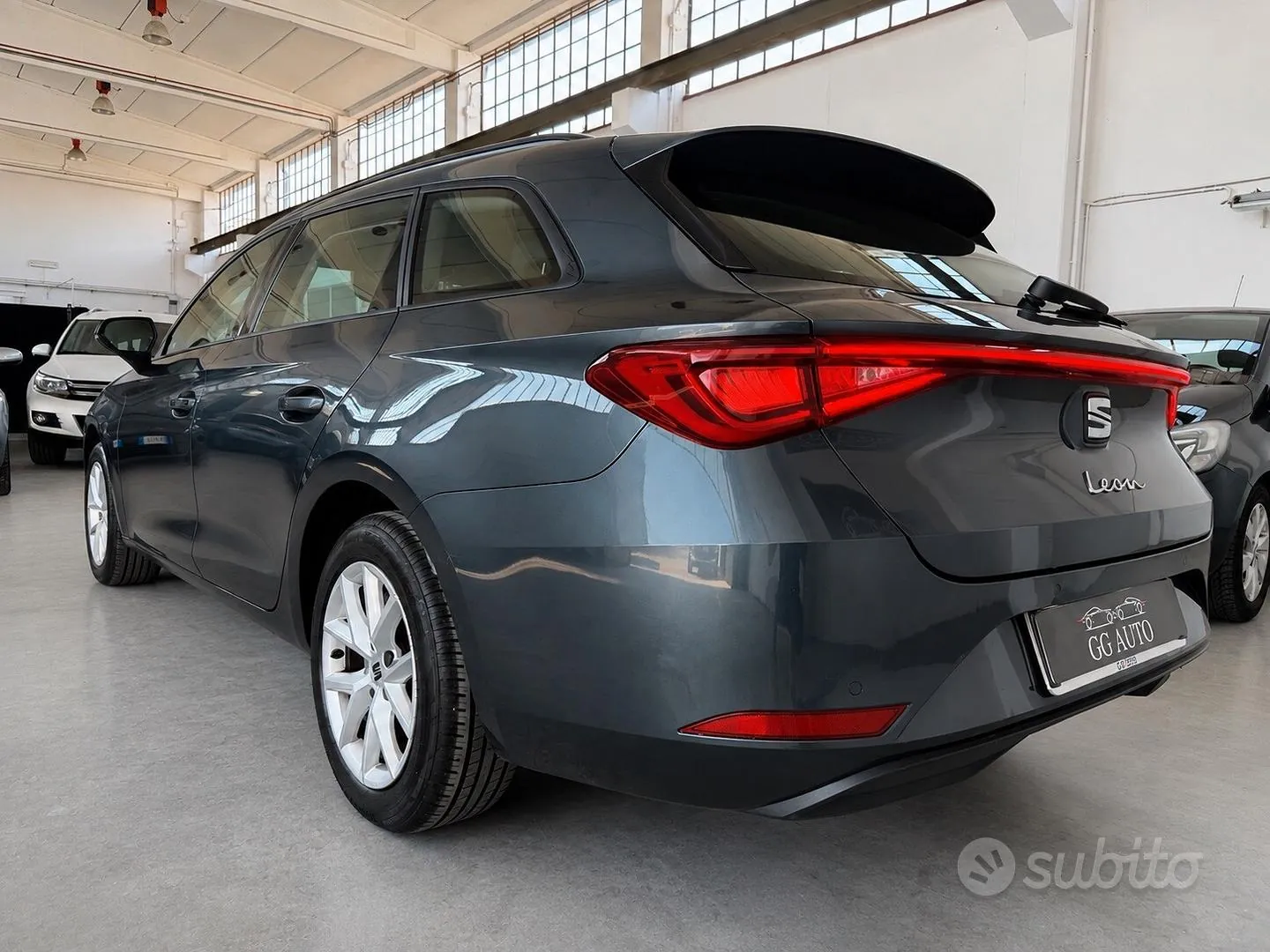 Seat Leon 2024 photo 2