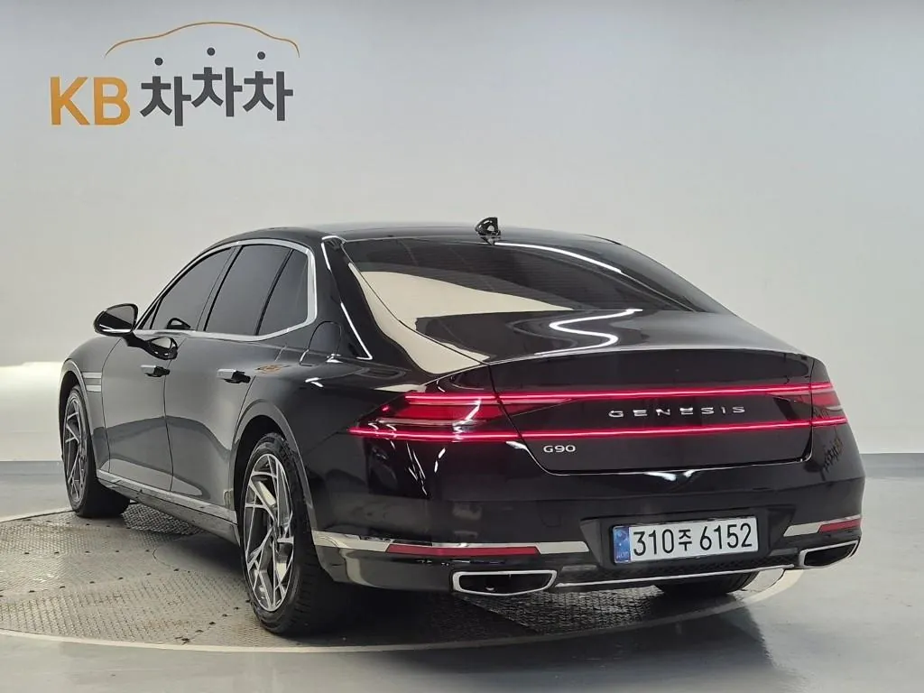 Genesis G90 2023 photo 2