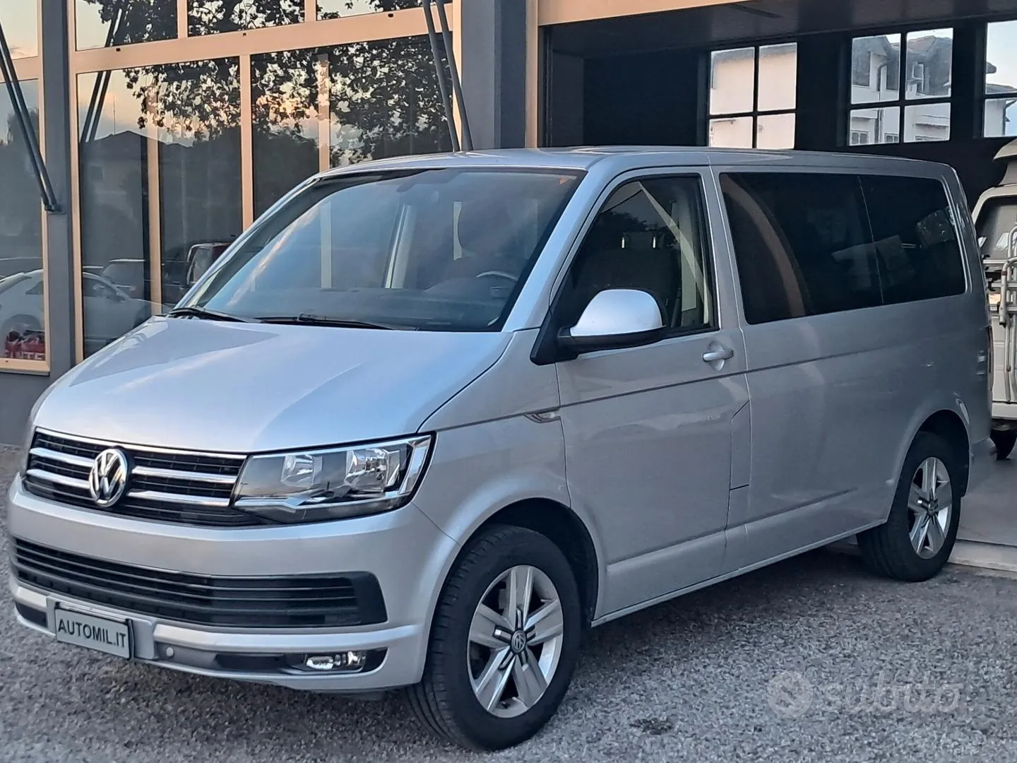 Volkswagen Caravelle 2017 photo 2