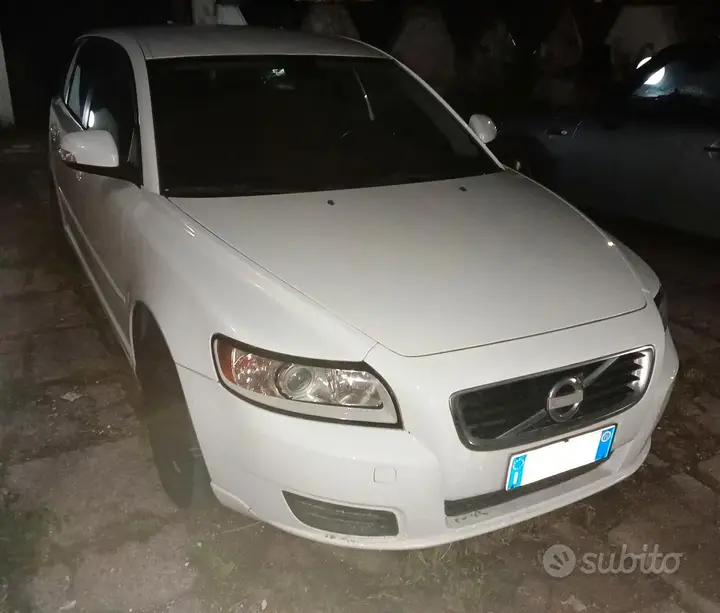 Volvo V50 2011 photo 3