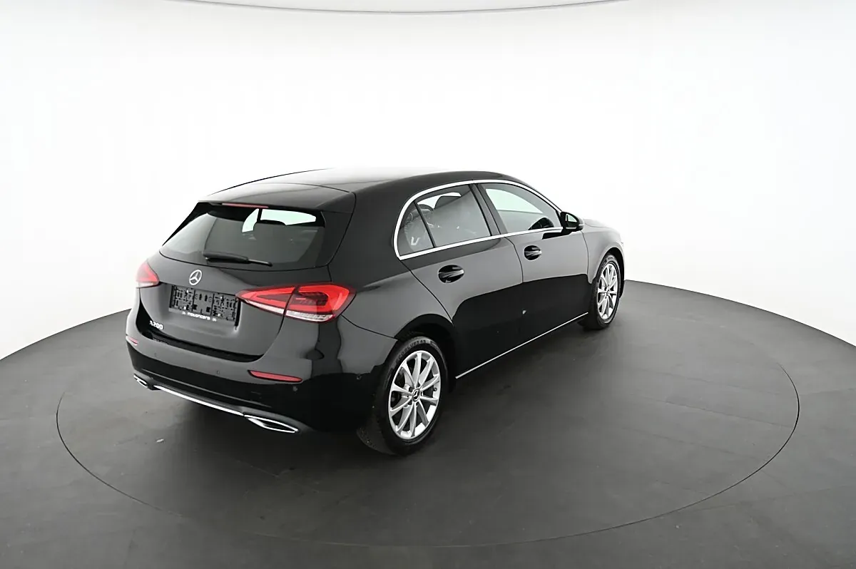 Mercedes-Benz A-Class 2018 photo 2