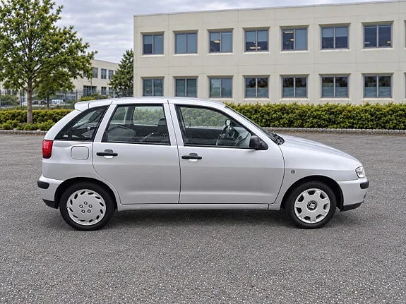 Seat Ibiza 2002 photo 4