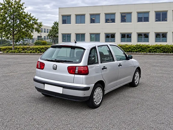 Seat Ibiza 2002 photo 5