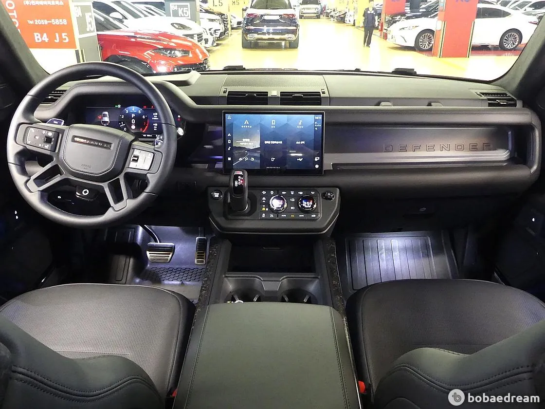 Land Rover Defender 2025 photo 4