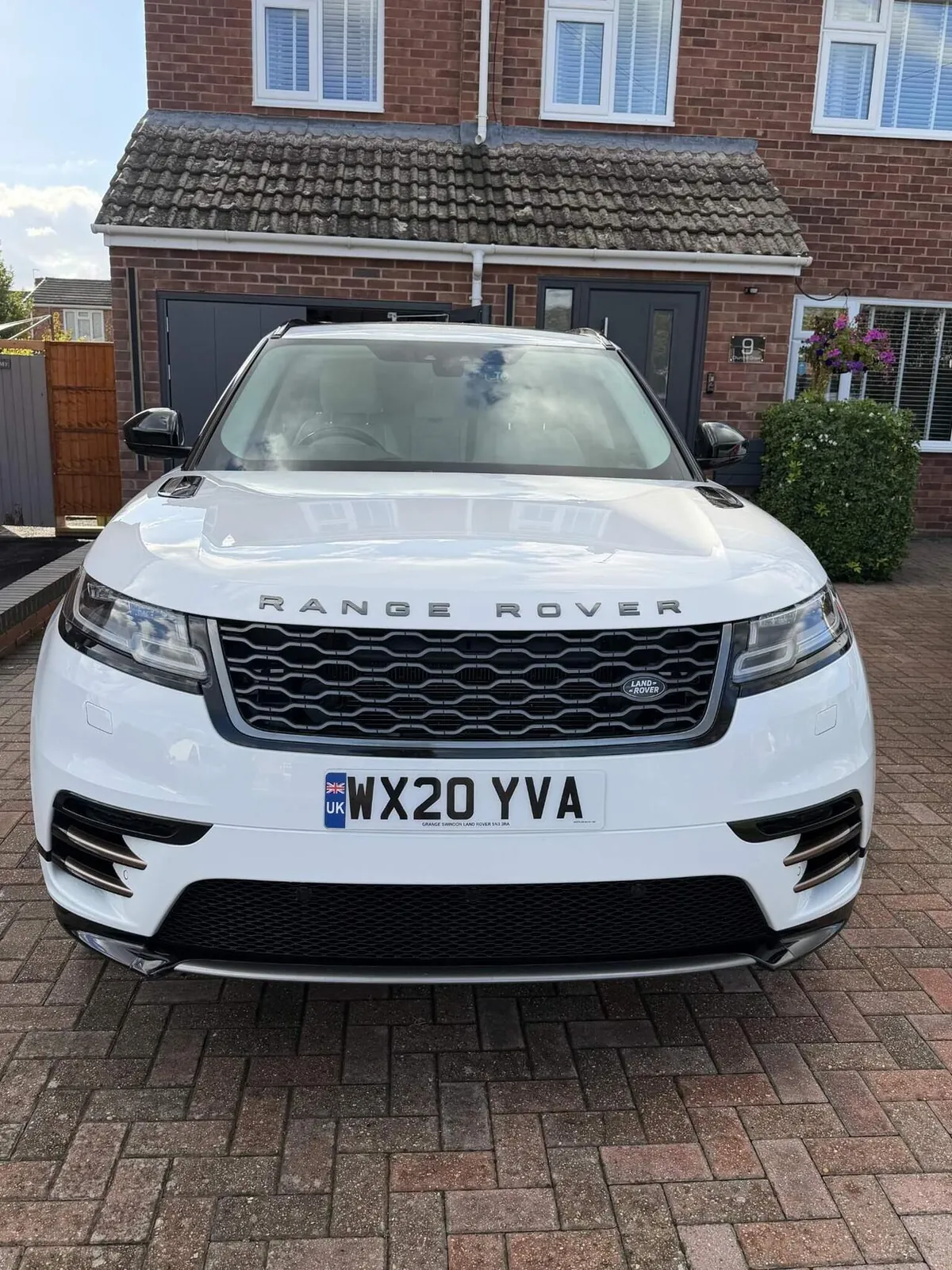 Land Rover Range Rover Velar 2020 photo 2