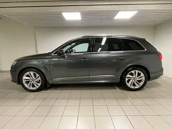 Audi Q7 2022 photo 2
