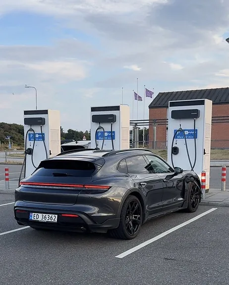 Porsche Taycan 2022 photo 3